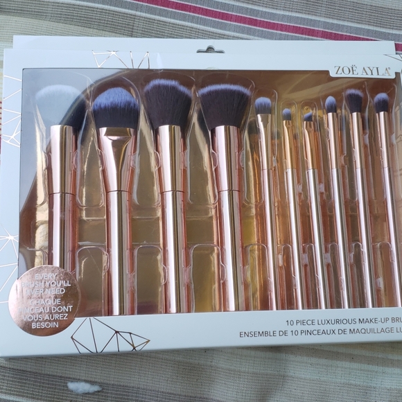 Zoe Ayla Other - Brand New Zoe Ayla 10 Piece Luxurious Make-Up set